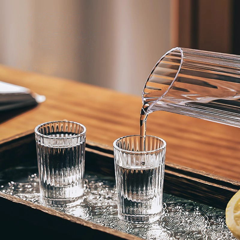 ストライプの外国製ワイングラス,小容量の酒グラス,透明なブラ - Old Fashioned Glass のレビューと価格