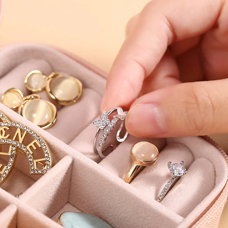 ゴールドアルファベット花の宝石花嫁介添人ギフトミステリーボッ - Bar Cart Gold のレビューと価格